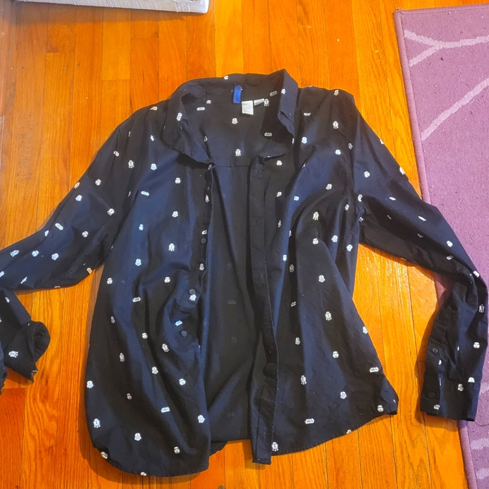 Large Star Wars H&M button up shirt